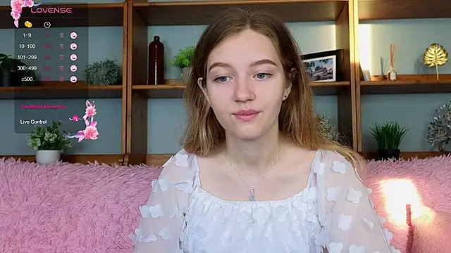 Snapshot of Ksuhesa chatting on 10-31-25, 02:12 Ksuhesa online show from 10-31-25, 02:12