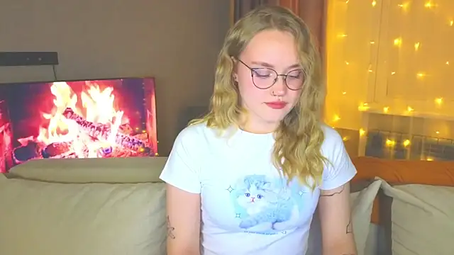 Aurora Golden1 online show from 12-12-24, 04:43