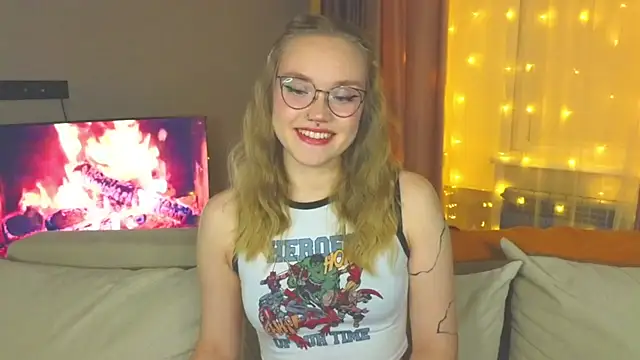 Aurora Golden1 online show from 12-16-24, 04:49