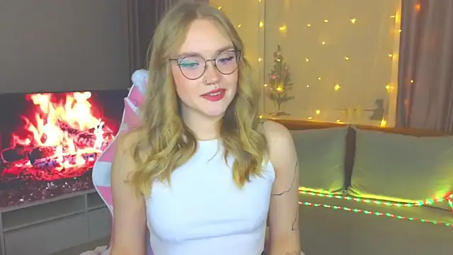 Aurora Golden1 online show from 01-05-25, 05:09