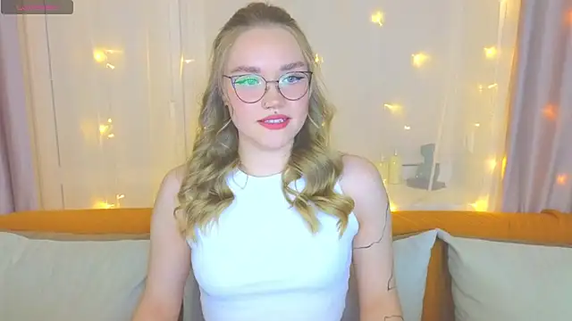 Aurora Golden1 online show from 02-22-25, 03:36