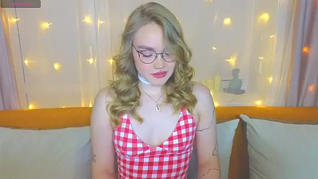 Aurora Golden1 online show from 03-03-25, 04:14