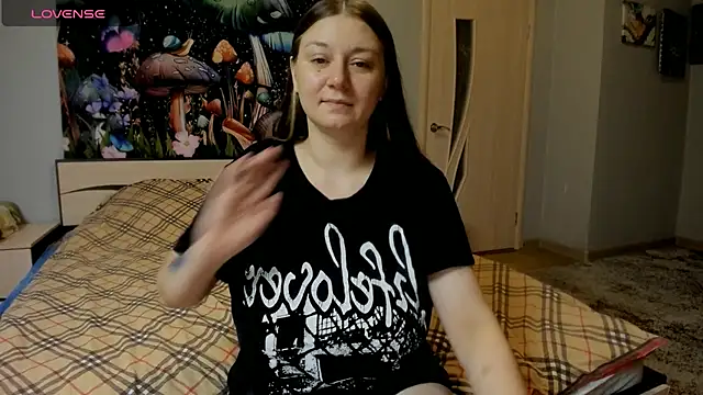 Snapshot of AlisaBacker chatting on 10-05-25, 03:21 AlisaBacker online show from 10-05-25, 03:21