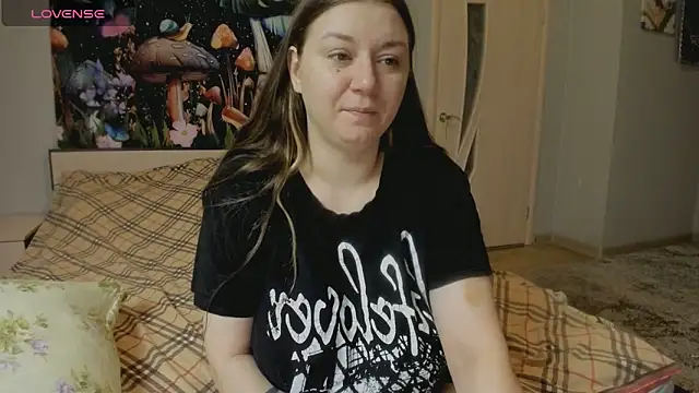 Snapshot of AlisaBacker chatting on 10-30-25, 12:50 AlisaBacker online show from 10-30-25, 12:50