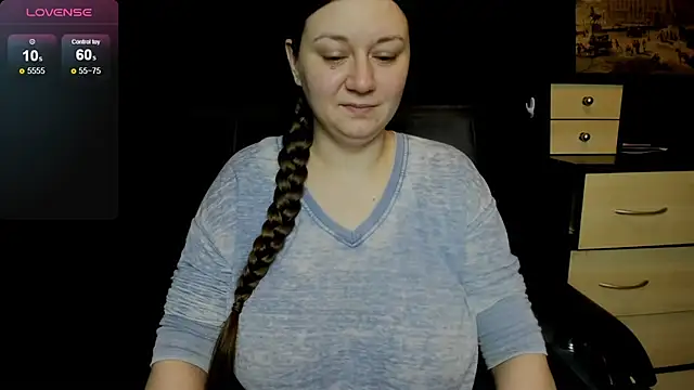 Snapshot of AlisaBacker chatting on 04-12-26, 06:02 AlisaBacker online show from 04-12-26, 06:02