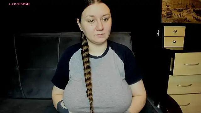 Snapshot of AlisaBacker chatting on 05-15-26, 05:42 AlisaBacker online show from 05-15-26, 05:42