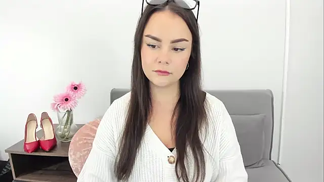 KendalNew online show from 10-08-25, 04:04