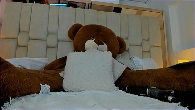 Snapshot of SheylaBakerr chatting on 02-09-25, 02:40 SheylaBakerr online show from 02-09-25, 02:40