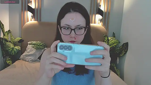 OliviaTurnery online show from 01-14-26, 04:12