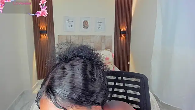 Ananya Kay01 online show from 10-09-25, 01:36