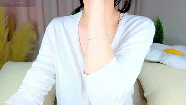 Snapshot of Embez-Damdang chatting on 11-29-25, 04:15 Embez-Damdang online show from 11-29-25, 04:15