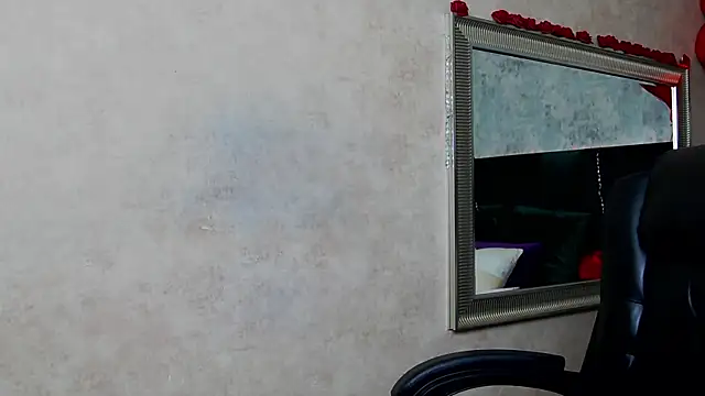 NicolleReyn online show from 03-17-26, 06:33