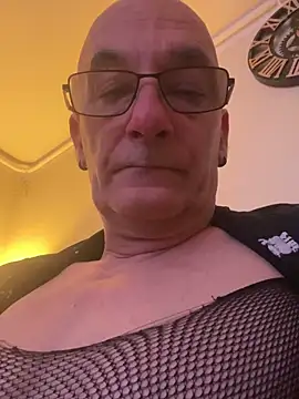 Snapshot of Sissy_Ambre chatting on 02-16-25, 02:20 Sissy Ambre online show from 02-16-25, 02:20