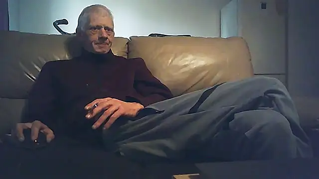 Snapshot of brenzs chatting on 11-23-25, 01:55 brenzs online show from 11-23-25, 01:55