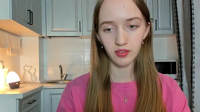 leslie my lovee online show from 10-29-25, 08:32