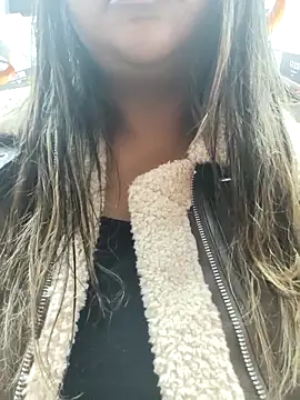 Snapshot of ArisaGonzalez chatting on 03-05-26, 01:29 ArisaGonzalez online show from 03-05-26, 01:29