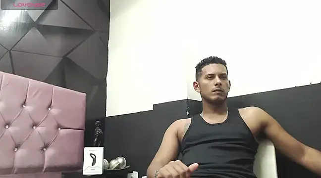 Chris Dick23 online show from 12-22-24, 05:12