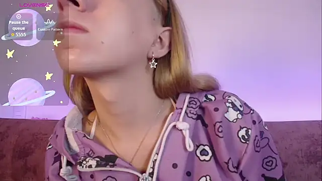 Miiaa doll online show from 10-01-25, 11:27