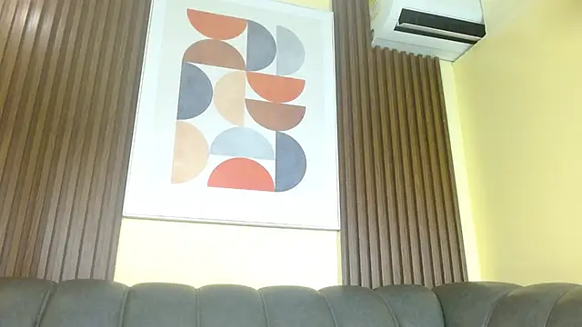 Nicole Ramires online show from 10-15-25, 04:51