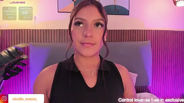 Snapshot of NicolleeEvanss chatting on 03-26-26, 11:16 NicolleeEvanss online show from 03-26-26, 11:16