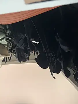 amooraaamoon online show from 01-14-25, 11:42