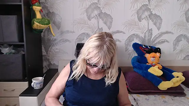 CamDiva113 online show from 03-20-25, 08:42