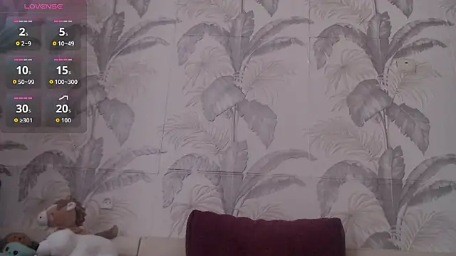 Snapshot of CamDiva113 chatting on 02-14-26, 10:12 CamDiva113 online show from 02-14-26, 10:12