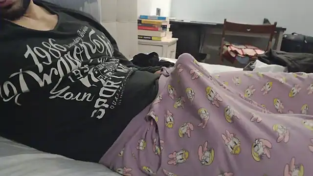 Snapshot of -theshyguy92- chatting on 12-20-24, 11:37 -theshyguy92- online show from 12-20-24, 11:37