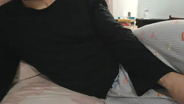 Snapshot of -theshyguy92- chatting on 02-08-25, 10:08 -theshyguy92- online show from 02-08-25, 10:08