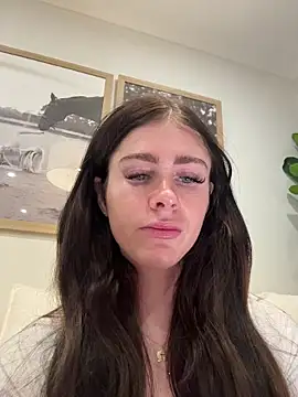 Snapshot of aus_queen chatting on 03-25-26, 08:04 aus queen online show from 03-25-26, 08:04