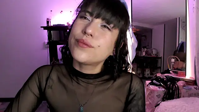 Snapshot of Hellen_dumont chatting on 02-18-26, 01:45 Hellen dumont online show from 02-18-26, 01:45