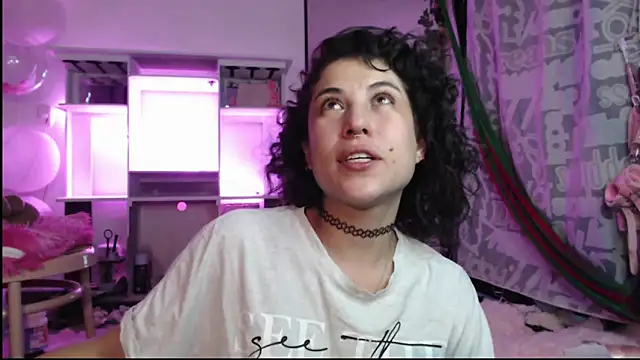 Snapshot of Hellen_dumont chatting on 03-22-26, 02:26 Hellen dumont online show from 03-22-26, 02:26