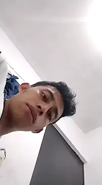 Flaquito pitudo online show from 12-17-24, 08:34