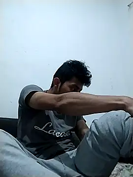 Flaquito pitudo online show from 01-02-25, 05:24