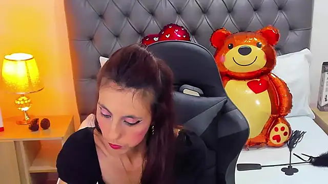 candy summer28 online show from 02-20-25, 10:37