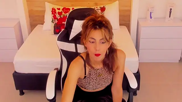 candy summer28 online show from 09-13-25, 07:13