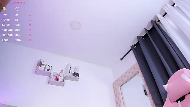 lorennahernandez01 online show from 10-07-25, 11:40