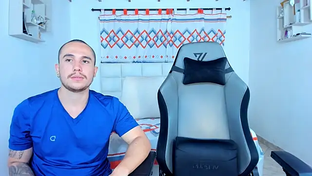 xxx sweet couple  online show from 03-05-25, 05:29