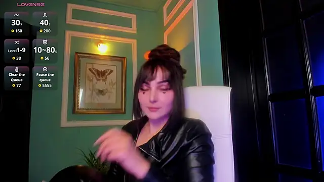 1Munique online show from 11-28-25, 02:31