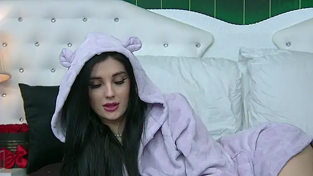 SophiaVilner online show from 12-30-24, 01:26