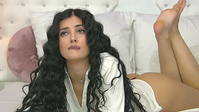 Snapshot of SophiaVilner chatting on 09-29-25, 07:30 SophiaVilner online show from 09-29-25, 07:30