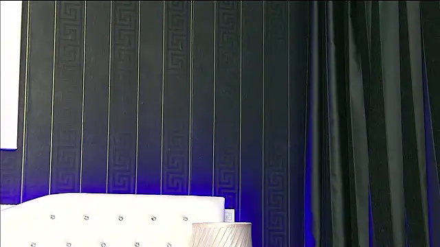 Snapshot of SophiaVilner chatting on 10-17-25, 03:36 SophiaVilner online show from 10-17-25, 03:36