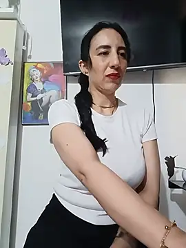 Snapshot of christine-x chatting on 06-03-26, 10:15 christine-x online show from 06-03-26, 10:15