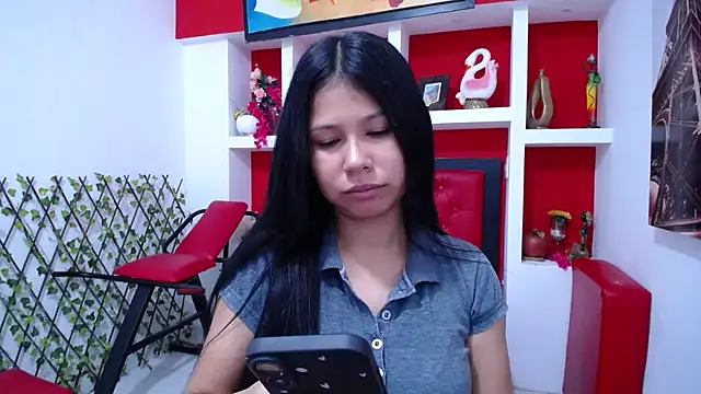 Letty Plugxo online show from 12-02-25, 12:21