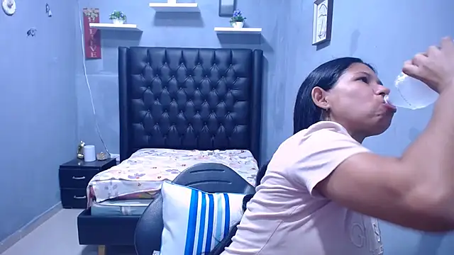 Snapshot of Letty_Plugxo chatting on 03-05-26, 01:29 Letty Plugxo online show from 03-05-26, 01:29