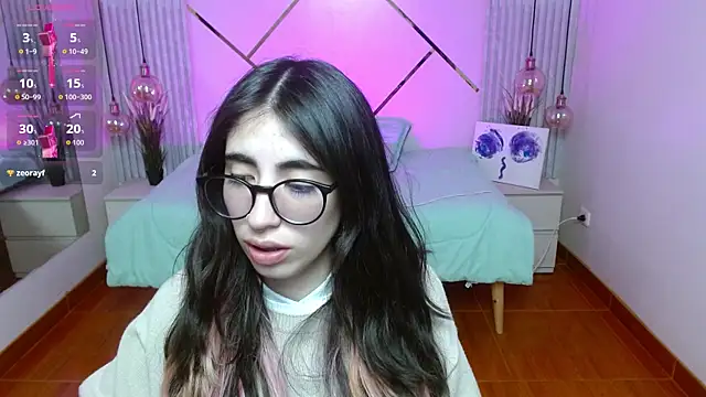 Snapshot of LenaRoses chatting on 01-13-26, 08:36 LenaRoses online show from 01-13-26, 08:36