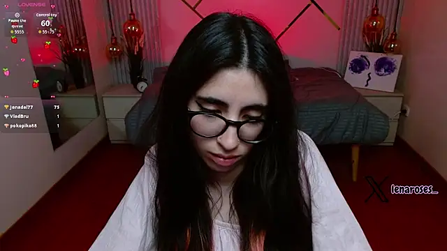 Snapshot of LenaRoses chatting on 06-11-26, 12:32 LenaRoses online show from 06-11-26, 12:32