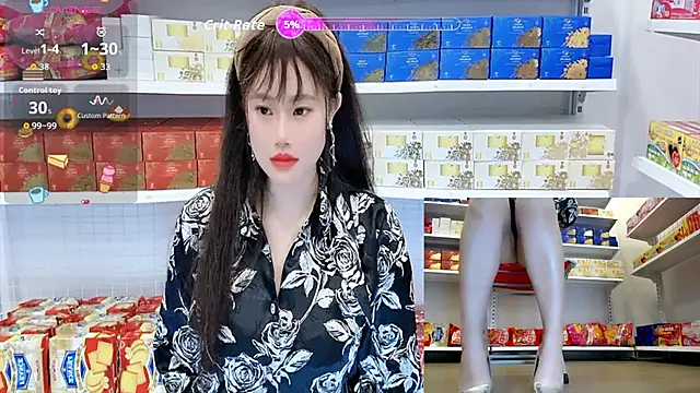 Snapshot of _7Eleven_ chatting on 06-18-26, 01:15 7Eleven online show from 06-18-26, 01:15