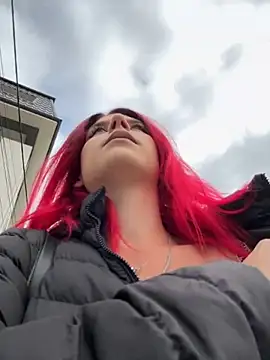 RiriRoseey online show from 10-12-25, 07:07