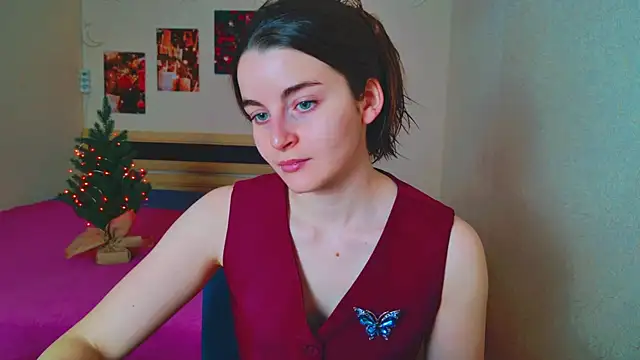 Miss Arwen online show from 12-19-24, 01:50